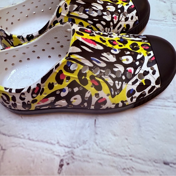 Natives - Picture 8 of 8